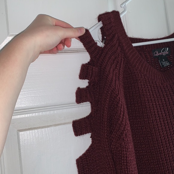 ⭐️Maroon Sweater with adorable shoulder cutouts - Picture 3 of 3